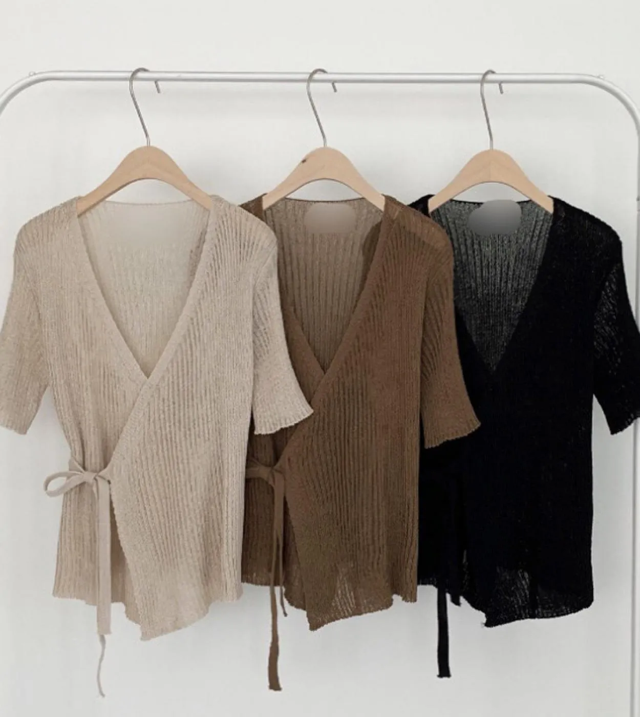Camicie con scollo a V incrociate estive con fasce Maglieria sottile in seta di ghiaccio Maglie a manica corta Mujer 2023 Camice