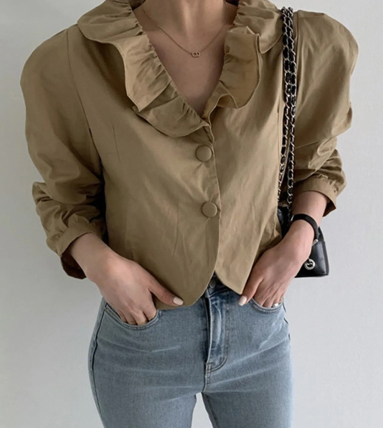 Camicie da bambola corte bianche da donna Slim Fit Camicetta a maniche lunghe a sbuffo con volant Colletto alla Peter Pan Top da