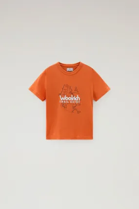 T-shirt da bambino in puro cotone con stampa grafica                                                                            